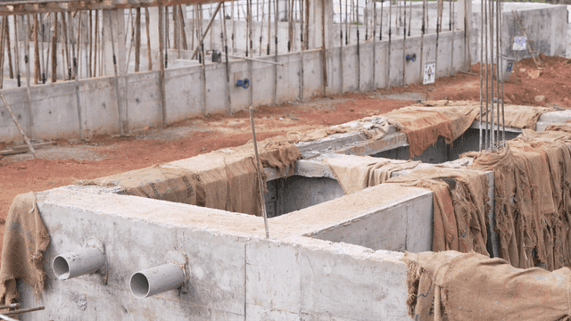 건설 현장의 콘크리트 기초