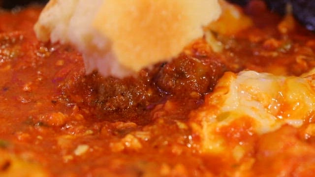 소고기 코프타 소스에 찍어먹는 빵