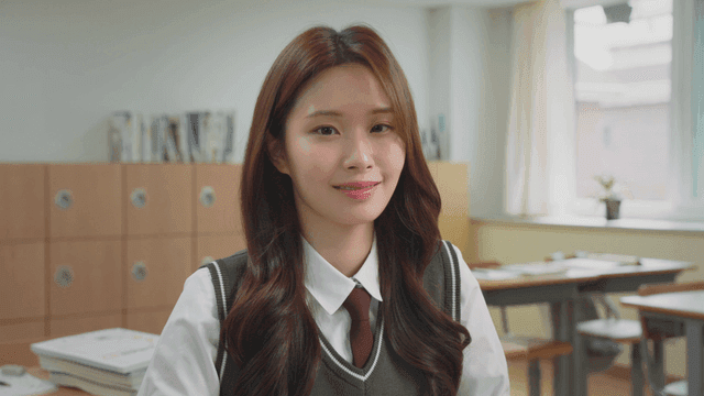 교실에서 공부하는 학생