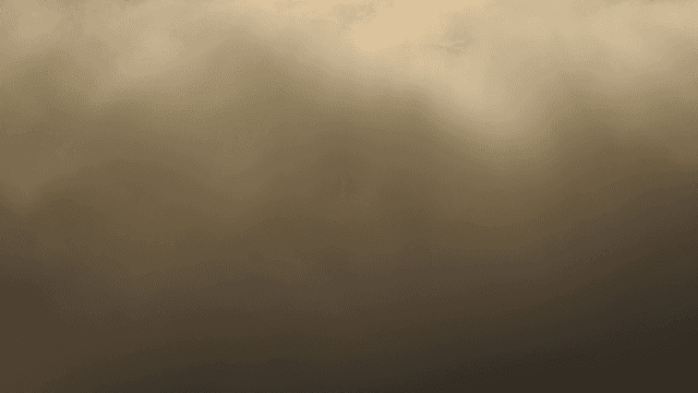 햇살이 비치는 안개 낀 산