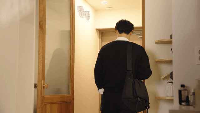 Cold couple after brief argument before leaving home