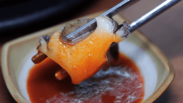 초고추장에 찍은 전복