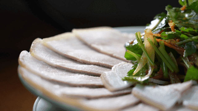 Fresh vegetables and cold meat