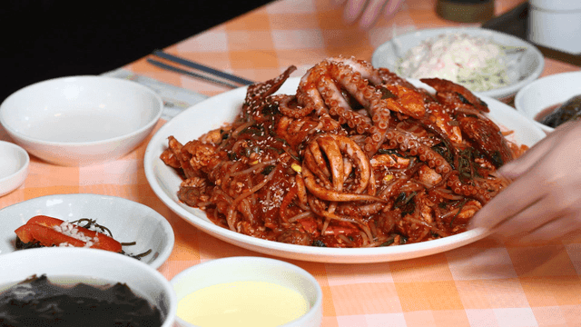 Korean meal set including spicy seafood stew