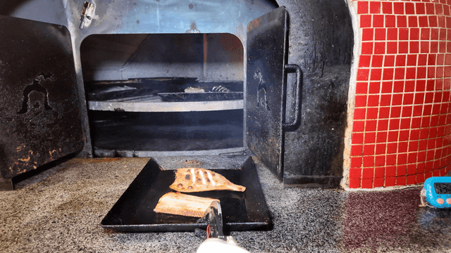 Grilled flounder and cutlassfish baked in rotating oven