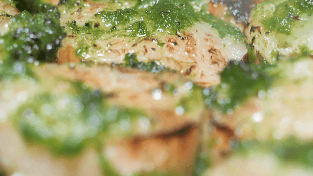 Grilled beef intestines with green onions