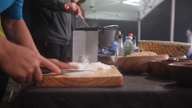 요리를 위한 신선한 오징어 준비