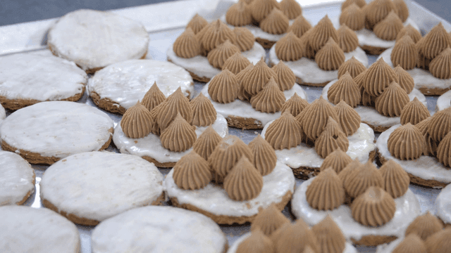 Cookies with cream and frosting