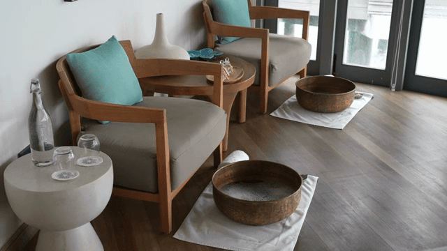 발 목욕이 있는 편안한 스파 의자