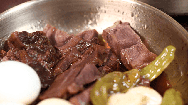 계란과 고추를 곁들인 소고기 장조림