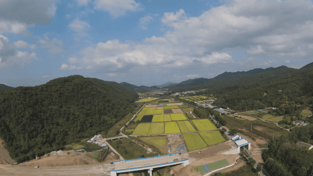 넓은 농경지와 시골 풍경