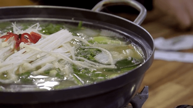 채소가 가득 들어간 해물탕