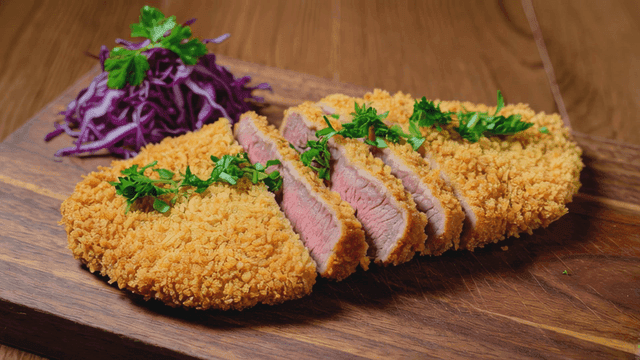 Crispy pork cutlet and red cabbage