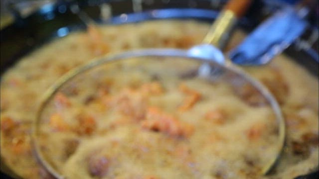 Delicious fried chicken cooking process