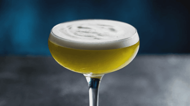 Bubbly cocktail glass