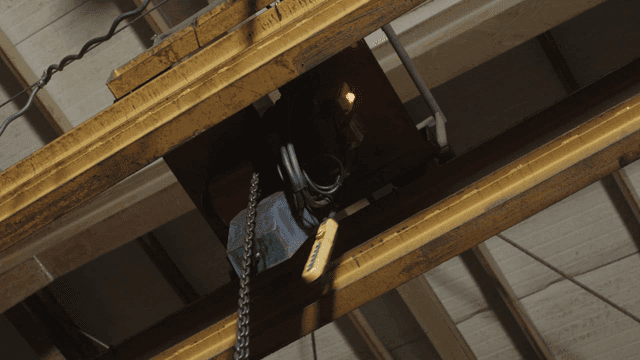 산업 현장의 체인 호이스트