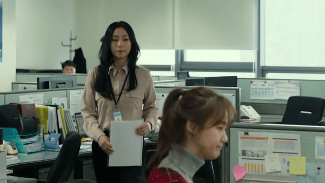 Women talking in the office