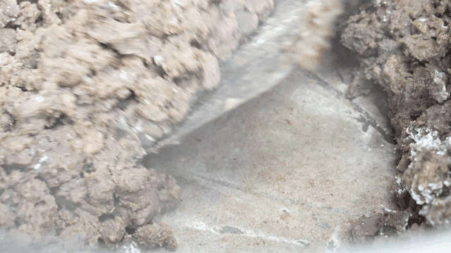 Spatula for mixing seasoned meat with flour