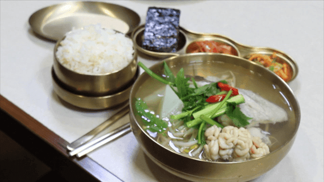 밥과 반찬이 있는 대구탕