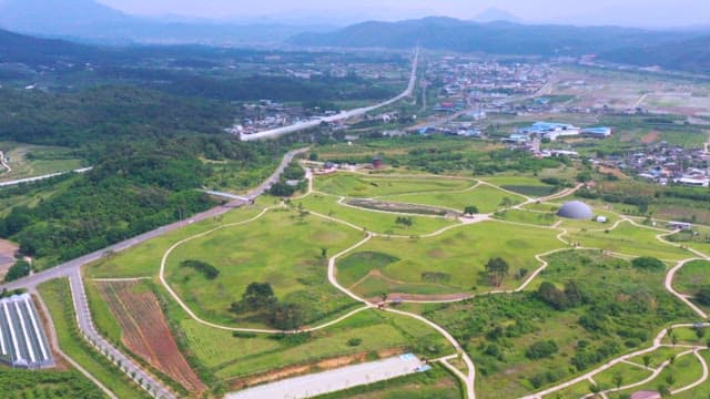 자연 속 푸르른 공원의 항공 촬영