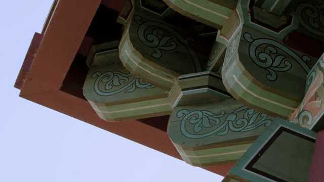 전통 한국 건축의 디테일한 모습