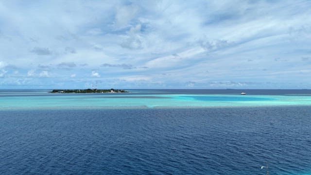 Tranquil islands in Maldives surrounded by turquoise waters