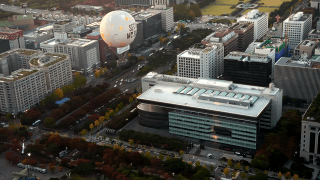 건물들이 있는 광활한 도시