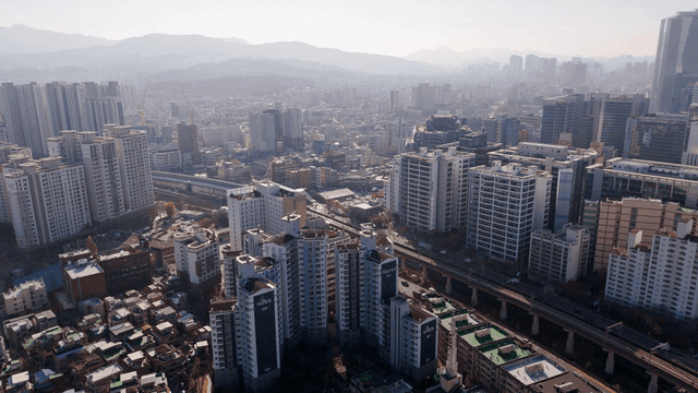 Vast cityscape with tall apartments