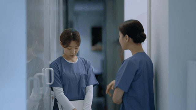 복도에서 혼나는 간호사