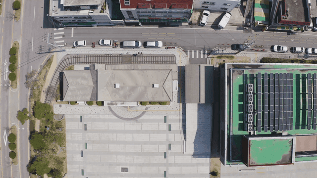 도로 교차로와 옥상의 항공 뷰