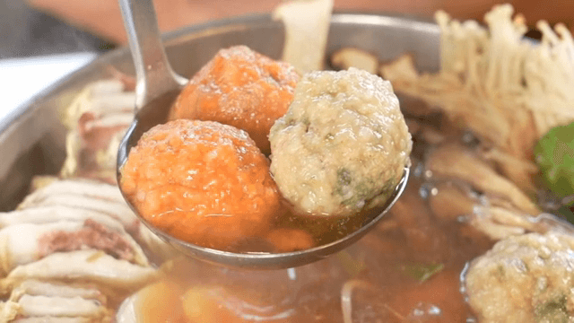 Dumplings in Korean hot pot