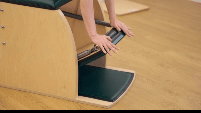 실내에서 사용되는 필라테스 기구