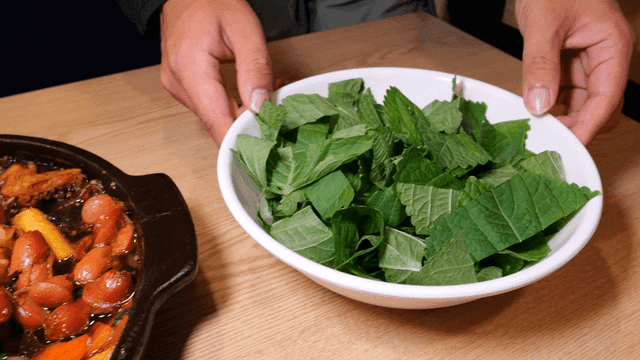 깻잎과 함께하는 한국식 닭찜