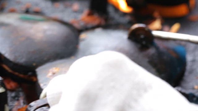 뜨거운 팬에서 구워지는 붕어빵