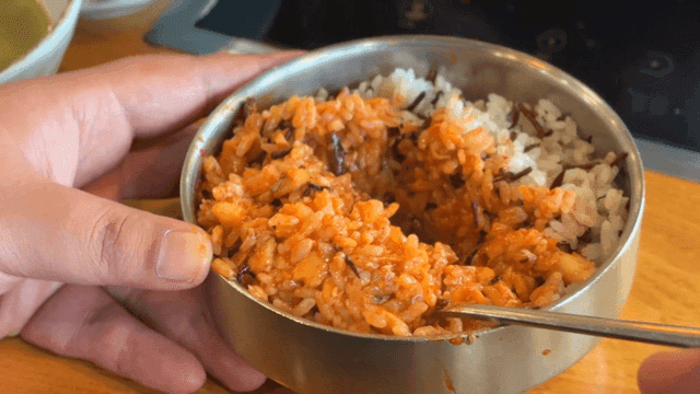 매운 양념과 비벼먹는 제주 톳밥