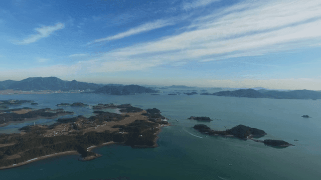 광할한 섬과 바다의 경치