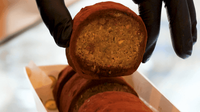 Cross-section of chocolate-covered Doojjonku