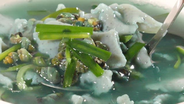 Ladleful of hearty and delicious dasulgi sujebi