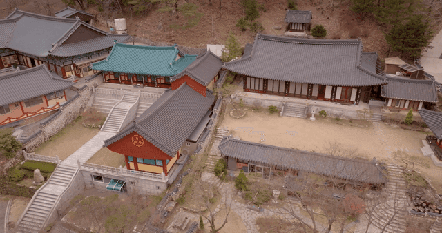 전통 한국 사찰 단지