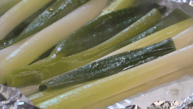 Boiling scallion inside foil