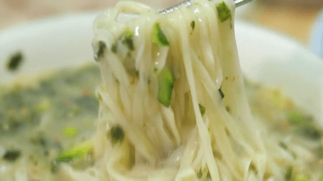 Lifting Noodles with Summer Squash