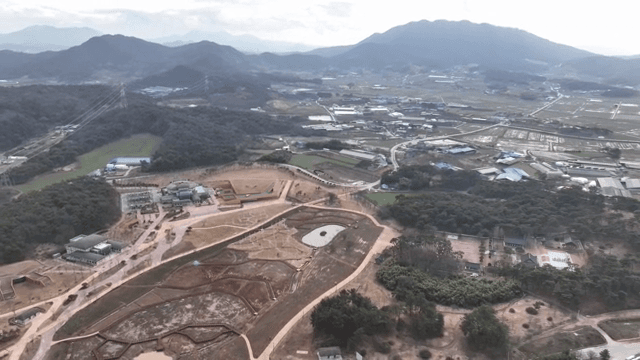 산이 있는 시골 풍경