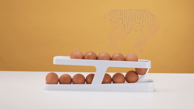 흰색 쟁반에 놓인 달걀