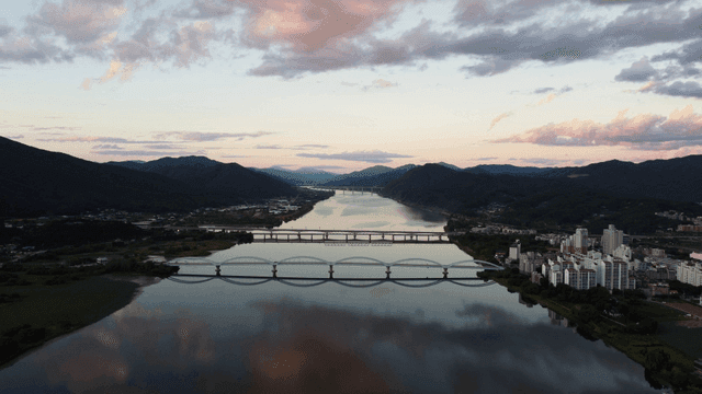 Scenery of river flowing through city