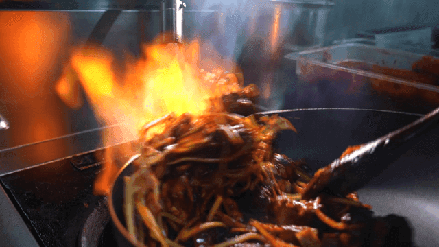 Spicy stir-fried pufferfish bulgogi cooked with flames