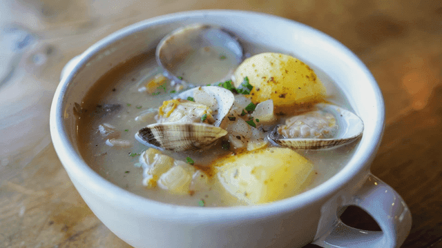 Chowder soup with potatoes and clams
