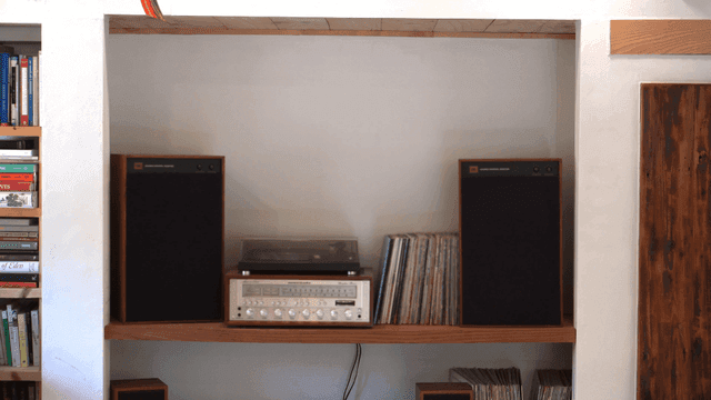 스피커가 있는 빈티지 오디오 세트