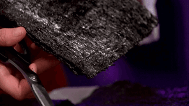 가위로 김 자르기