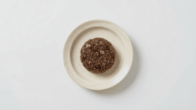 Plate containing yakbap