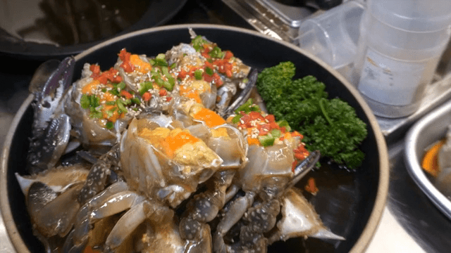 신선하게 준비된 간장게장